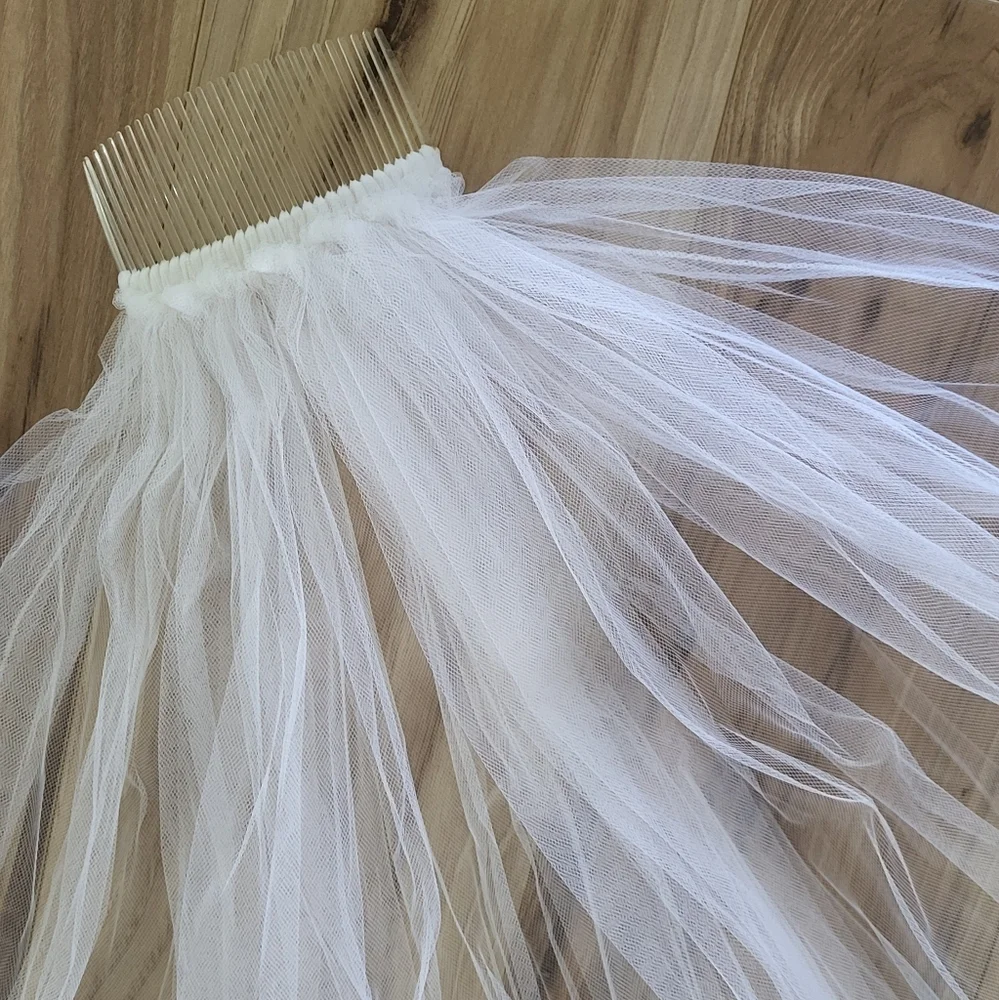 Wedding crown and veil - Picture 5 of 9